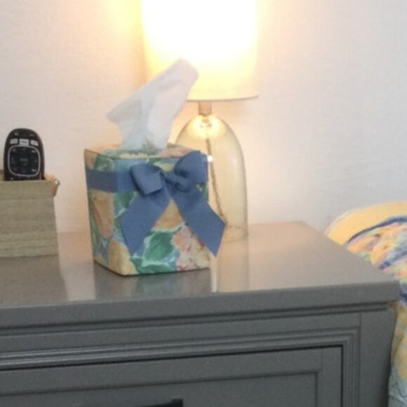 Vintage Discontinued Croscill Fiesta Tissue Box Cover - Picture 6 of 8